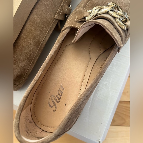 Brown Suede Loafers with Gold Chain size 39 - Picture 6 of 6